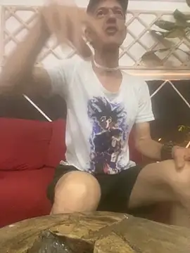 laye19 online show from November 2, 2025, 4:15 am