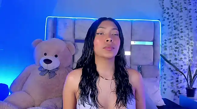 KarolRojas  online show from February 4, 2025, 3:22 am