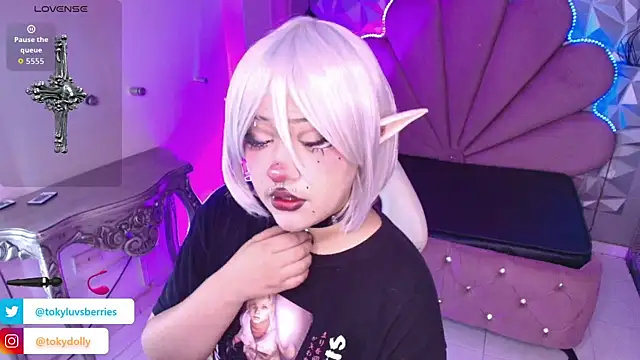 toky doll online show from October 13, 2025, 4:07 pm