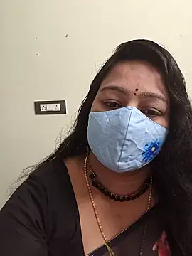 neelu-hoty online show from October 13, 2025, 12:16 pm