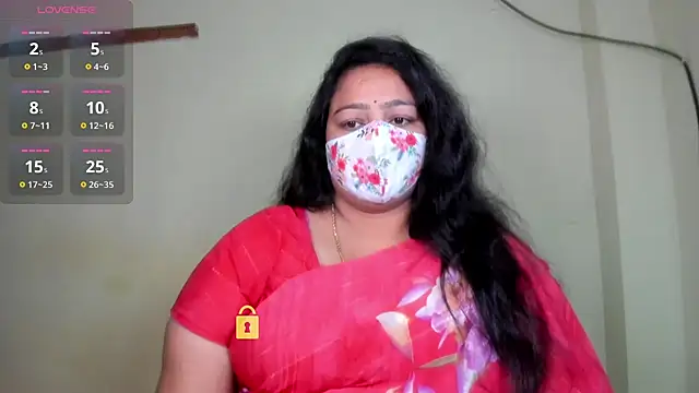 neelu-hoty online show from June 3, 2026, 8:39 am