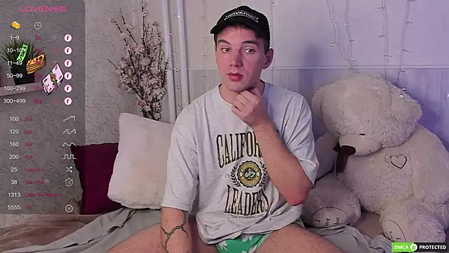 ArthurWhitee online show from September 17, 2025, 8:49 am