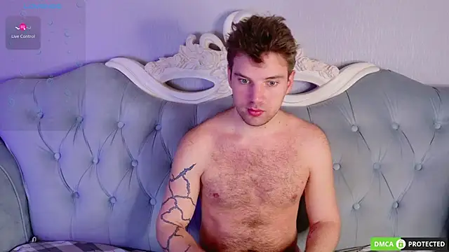 ArthurWhitee online show from April 19, 2026, 8:24 am