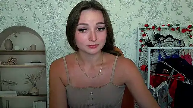  Barbie Kiss  online show from September 19, 2025, 4:18 pm