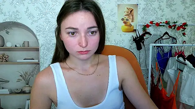  Barbie Kiss  online show from October 15, 2025, 5:07 am