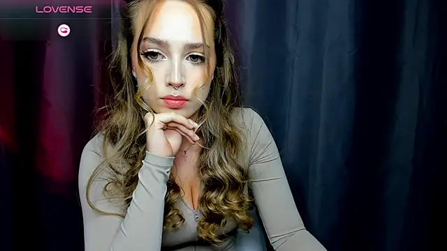 YaraKroft  online show from December 3, 2025, 8:45 am