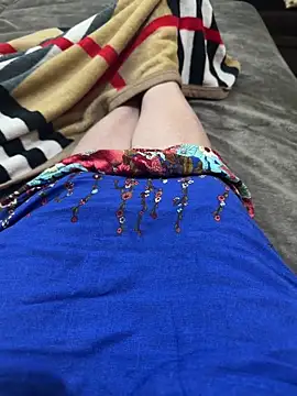 heena13 online show from November 25, 2025, 6:13 am