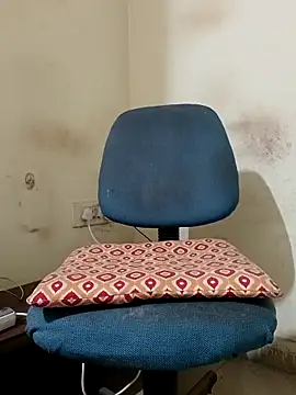 Chocolate stud10 online show from February 22, 2026, 8:18 pm