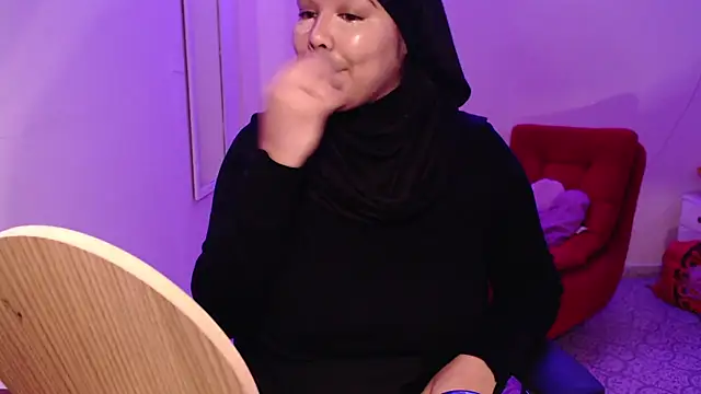 VenussTits97 online show from February 4, 2026, 11:20 pm