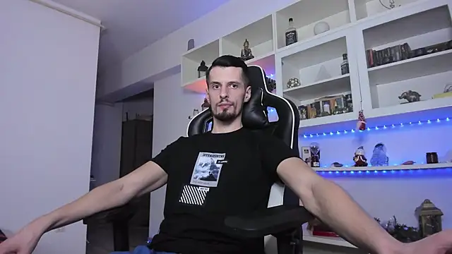 ToddClaytonn online show from December 30, 2024, 5:13 pm