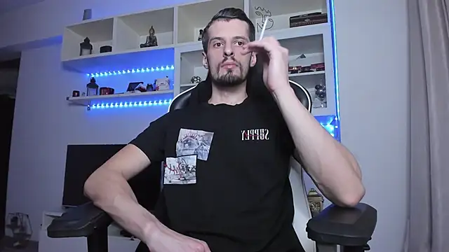 ToddClaytonn online show from October 25, 2025, 9:20 pm