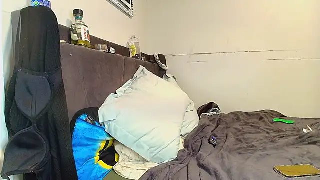 Naomiruty online show from September 12, 2025, 1:49 am