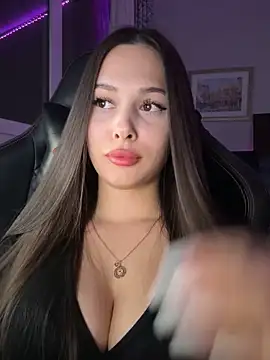 EricaWalls online show from November 22, 2025, 7:24 pm