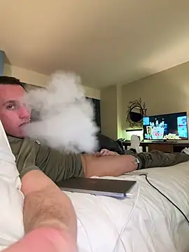 PeytonJohnn online show from March 3, 2026, 11:43 pm