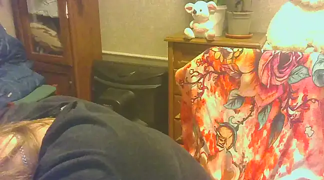 Snapshot of Manulyonok51 chatting on February 24, 2025, 1:13 am Manulyonok51 online show from February 24, 2025, 1:13 am