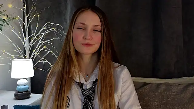 MonaEldon online show from December 11, 2024, 1:26 am