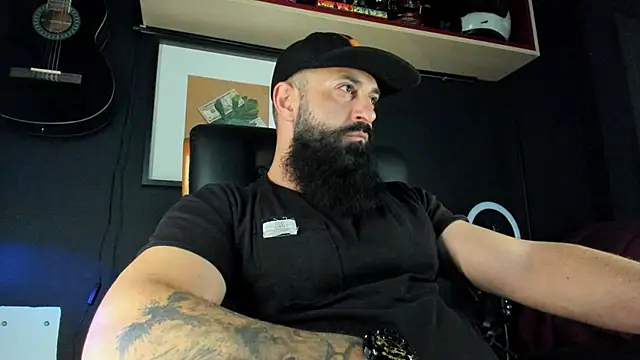 Snapshot of axxelrich_ chatting on January 27, 2025, 6:30 am axxelrich online show from January 27, 2025, 6:30 am