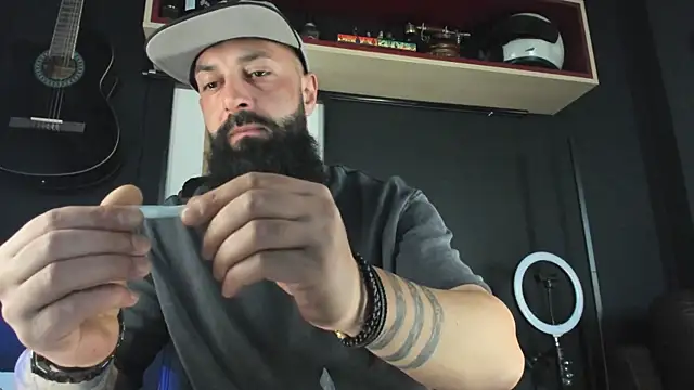 Snapshot of axxelrich_ chatting on February 4, 2025, 6:14 am axxelrich online show from February 4, 2025, 6:14 am