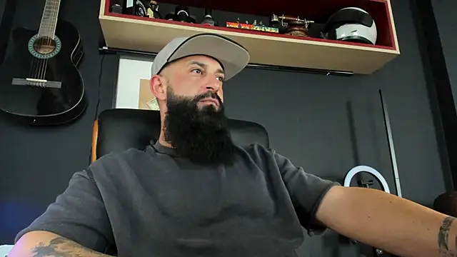 Snapshot of axxelrich_ chatting on February 4, 2025, 9:17 am axxelrich online show from February 4, 2025, 9:17 am