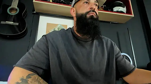 Snapshot of axxelrich_ chatting on February 4, 2025, 12:22 pm axxelrich online show from February 4, 2025, 12:22 pm