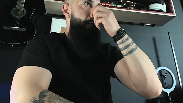 Snapshot of axxelrich_ chatting on February 10, 2025, 9:58 am axxelrich online show from February 10, 2025, 9:58 am