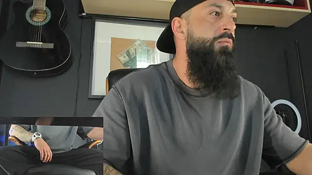 Snapshot of axxelrich_ chatting on February 16, 2025, 10:43 am axxelrich online show from February 16, 2025, 10:43 am