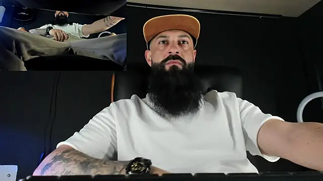 Snapshot of axxelrich_ chatting on March 2, 2025, 5:23 am axxelrich online show from March 2, 2025, 5:23 am