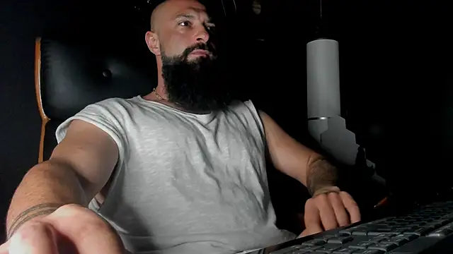 Snapshot of axxelrich_ chatting on September 8, 2025, 6:18 pm axxelrich online show from September 8, 2025, 6:18 pm