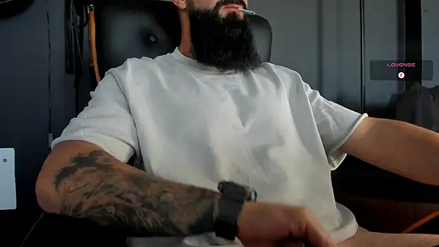 Snapshot of axxelrich_ chatting on September 14, 2025, 5:39 am axxelrich online show from September 14, 2025, 5:39 am