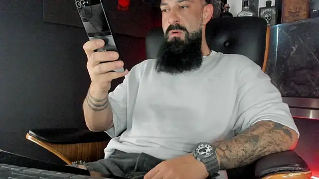 Snapshot of axxelrich_ chatting on September 28, 2025, 5:13 am axxelrich online show from September 28, 2025, 5:13 am