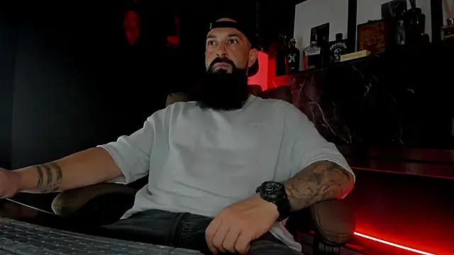 Snapshot of axxelrich_ chatting on October 6, 2025, 4:21 am axxelrich online show from October 6, 2025, 4:21 am