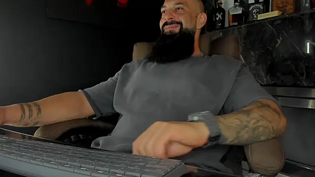 Snapshot of axxelrich_ chatting on October 9, 2025, 5:55 pm axxelrich online show from October 9, 2025, 5:55 pm