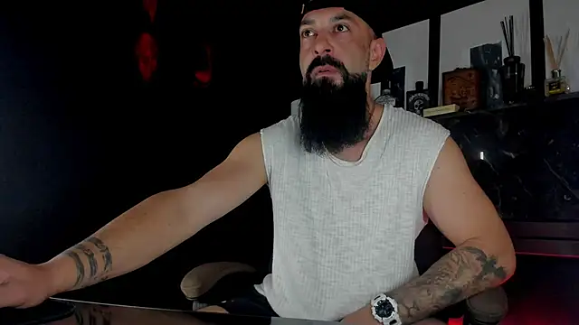 Snapshot of axxelrich_ chatting on October 13, 2025, 4:01 am axxelrich online show from October 13, 2025, 4:01 am