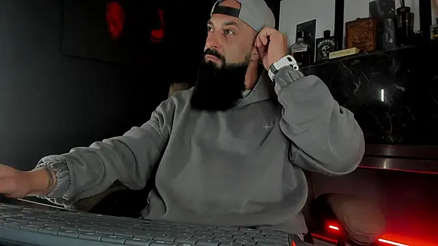 Snapshot of axxelrich_ chatting on October 21, 2025, 4:02 am axxelrich online show from October 21, 2025, 4:02 am