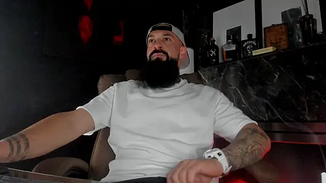 Snapshot of axxelrich_ chatting on October 23, 2025, 4:23 am axxelrich online show from October 23, 2025, 4:23 am