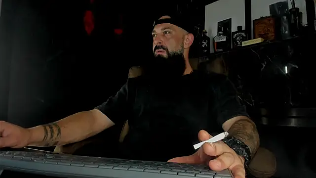 Snapshot of axxelrich_ chatting on November 2, 2025, 1:08 am axxelrich online show from November 2, 2025, 1:08 am