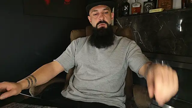 Snapshot of axxelrich_ chatting on November 11, 2025, 4:45 am axxelrich online show from November 11, 2025, 4:45 am