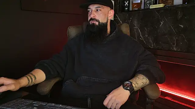 Snapshot of axxelrich_ chatting on November 14, 2025, 4:44 am axxelrich online show from November 14, 2025, 4:44 am