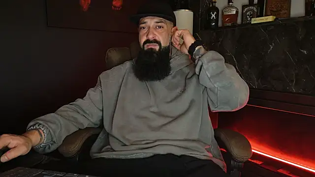 Snapshot of axxelrich_ chatting on November 26, 2025, 4:35 am axxelrich online show from November 26, 2025, 4:35 am