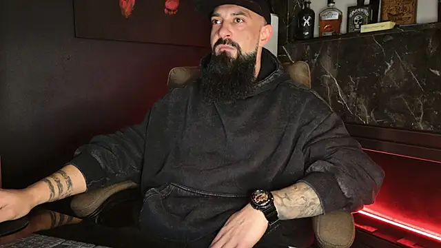 Snapshot of axxelrich_ chatting on December 1, 2025, 5:12 am axxelrich online show from December 1, 2025, 5:12 am