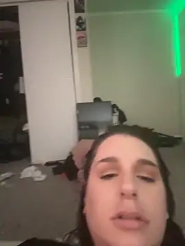 Snapshot of menaceswife chatting on December 15, 2024, 4:04 pm menaceswife online show from December 15, 2024, 4:04 pm