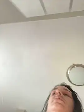 Snapshot of menaceswife chatting on December 17, 2024, 4:11 pm menaceswife online show from December 17, 2024, 4:11 pm