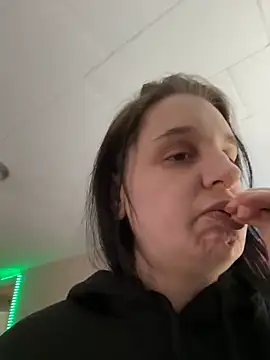 Snapshot of menaceswife chatting on January 19, 2025, 4:14 pm menaceswife online show from January 19, 2025, 4:14 pm