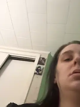 Snapshot of menaceswife chatting on February 25, 2025, 4:10 pm menaceswife online show from February 25, 2025, 4:10 pm