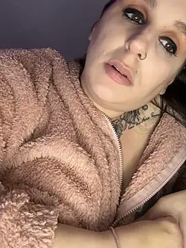 Snapshot of menaceswife chatting on March 1, 2025, 6:00 pm menaceswife online show from March 1, 2025, 6:00 pm