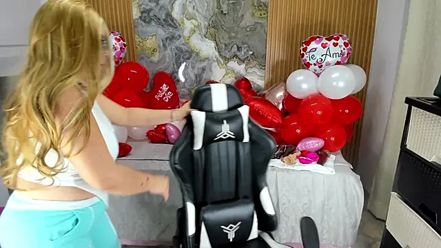 Danna topless online show from February 10, 2025, 12:08 pm