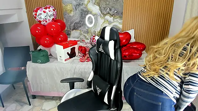 Danna topless online show from March 7, 2025, 12:01 pm