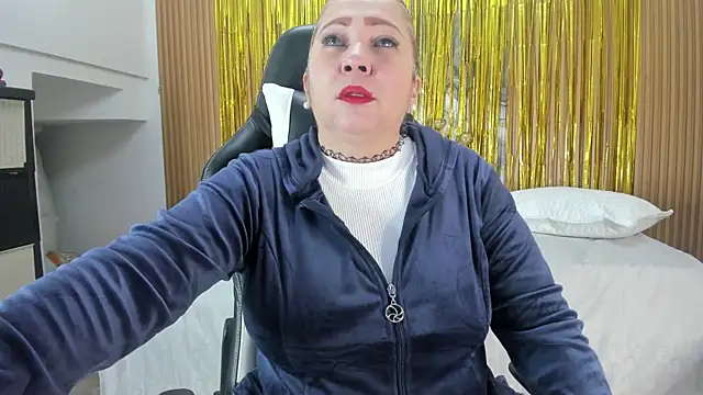 Danna topless online show from October 17, 2025, 12:08 pm