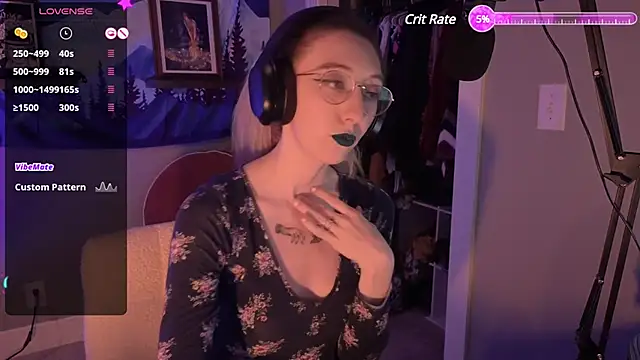 lovelylucyy online show from January 1, 2025, 1:58 am