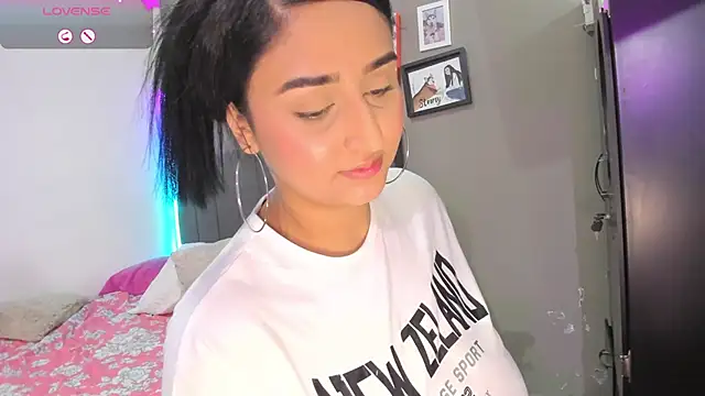 curvy jhacky online show from February 9, 2025, 3:53 am